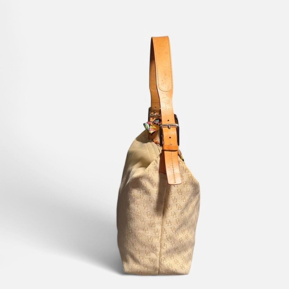 Dooney and Bourne beige canvas shoulder bag - Picture 6 of 12